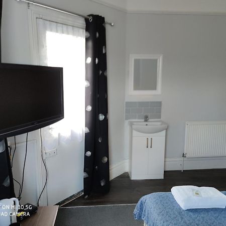 Sussex Lodge Guest House 斯劳 外观 照片