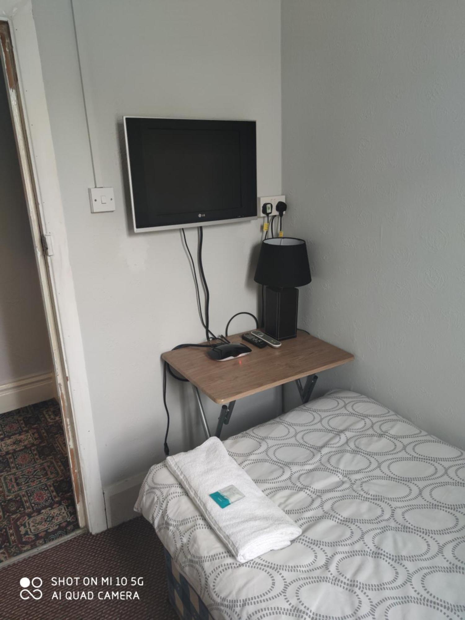 Sussex Lodge Guest House 斯劳 外观 照片