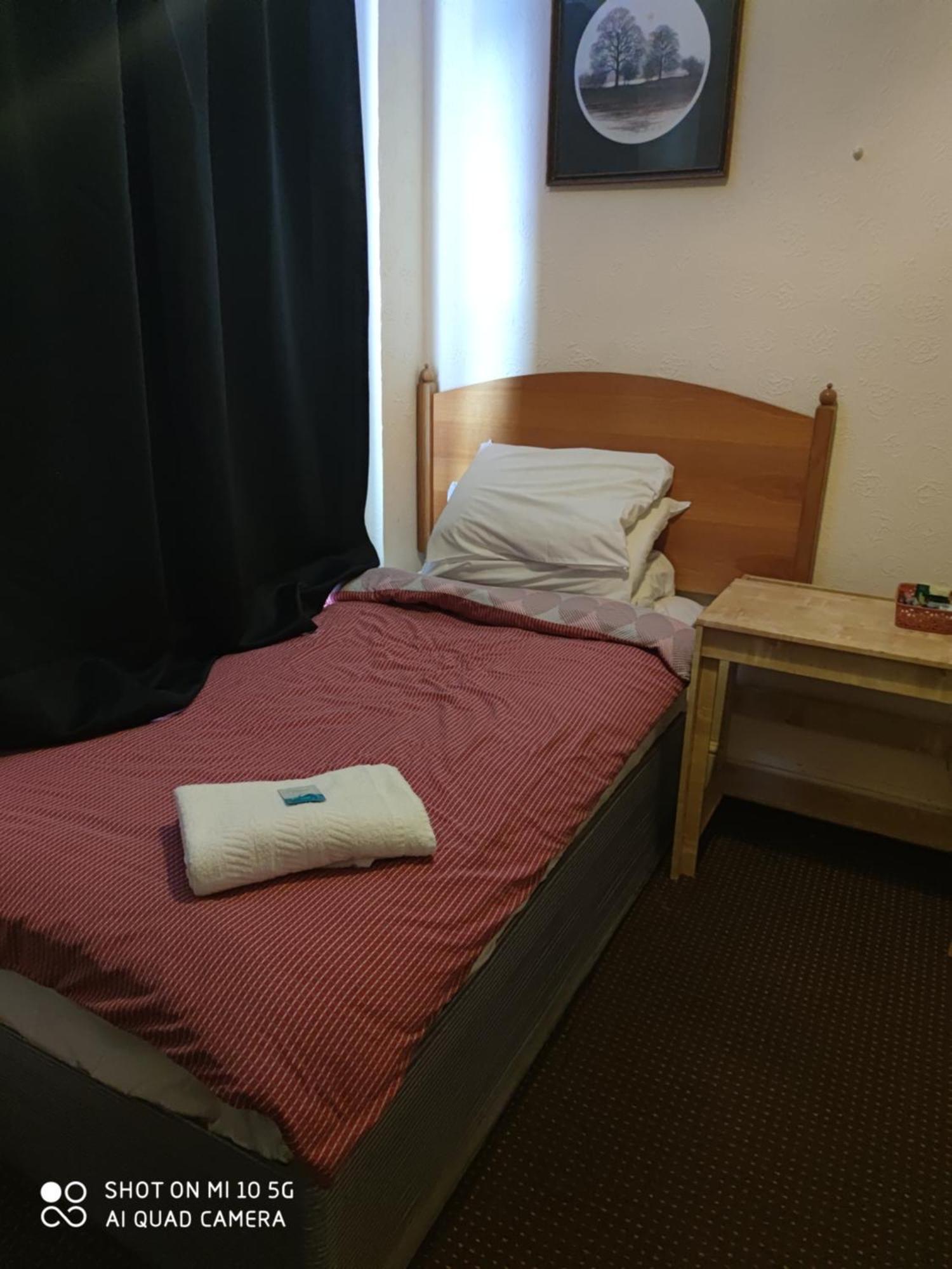Sussex Lodge Guest House 斯劳 外观 照片