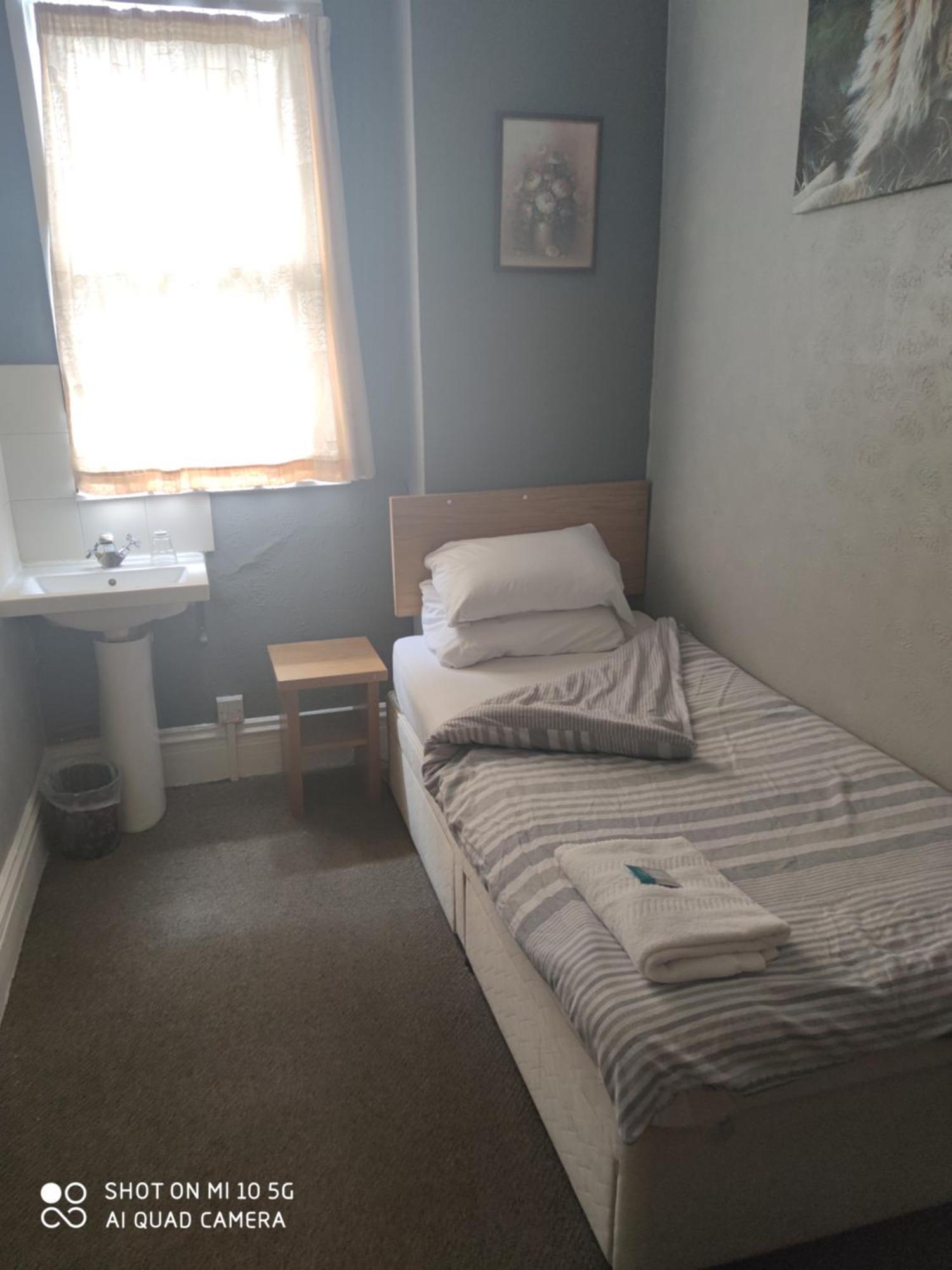 Sussex Lodge Guest House 斯劳 外观 照片