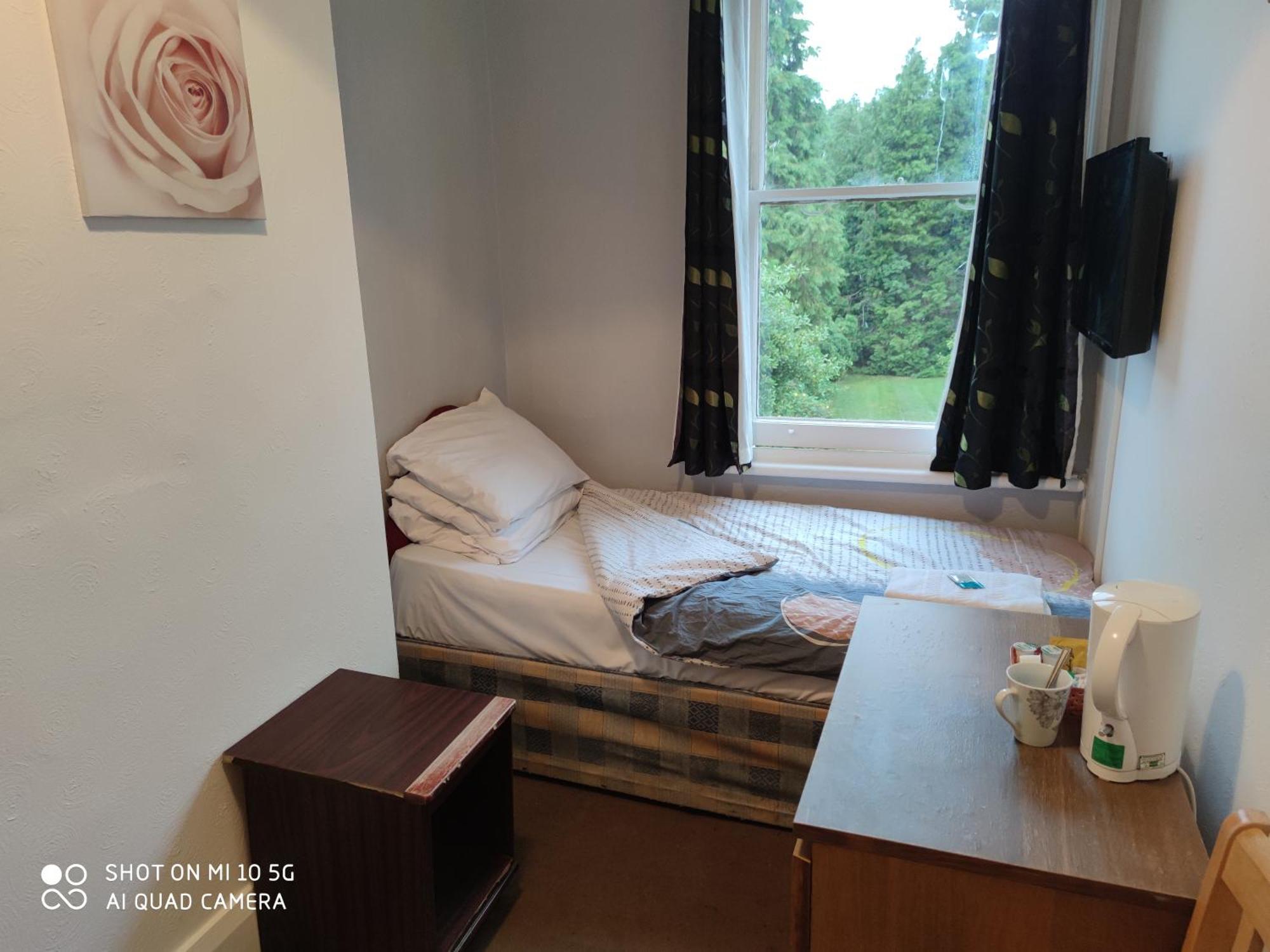Sussex Lodge Guest House 斯劳 外观 照片