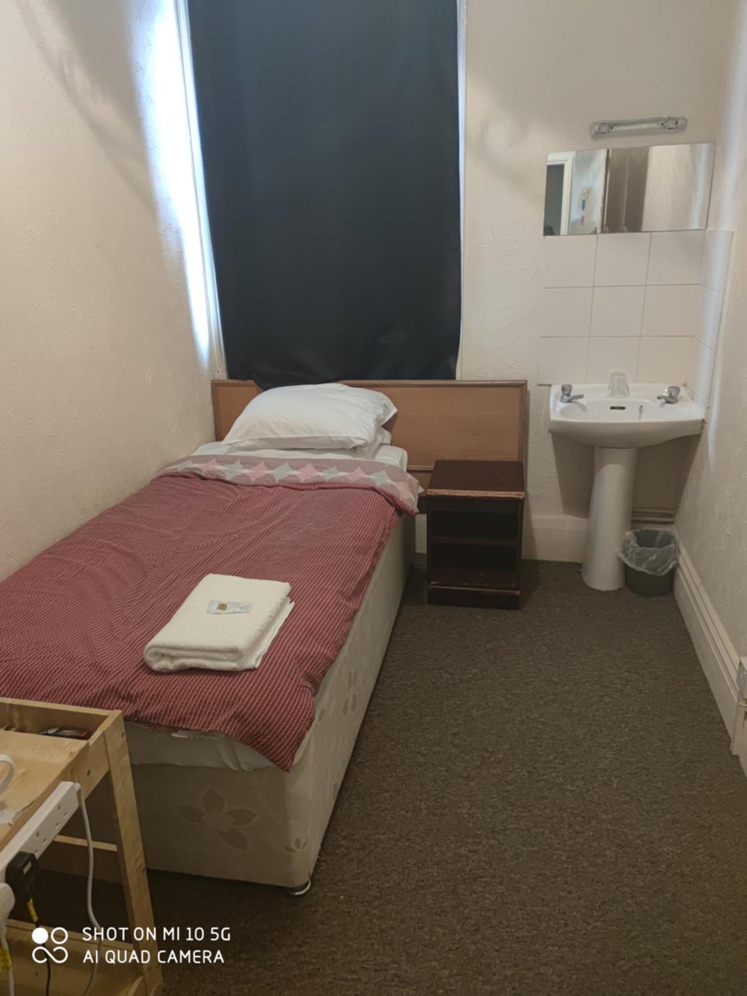 Sussex Lodge Guest House 斯劳 外观 照片